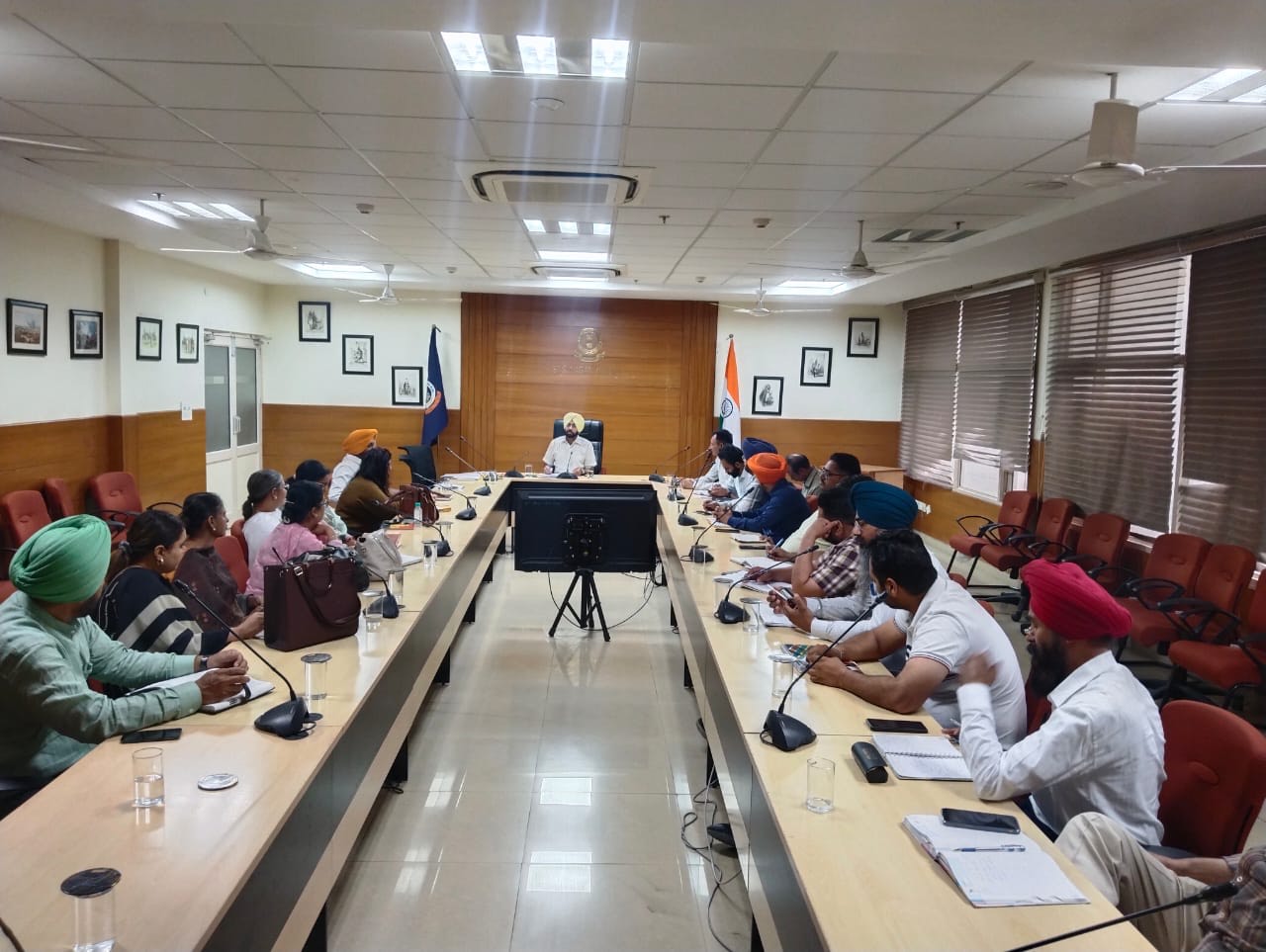 DDPO instructs Panchayat Secretaries to ensure record of Shamlat lands during the meeting